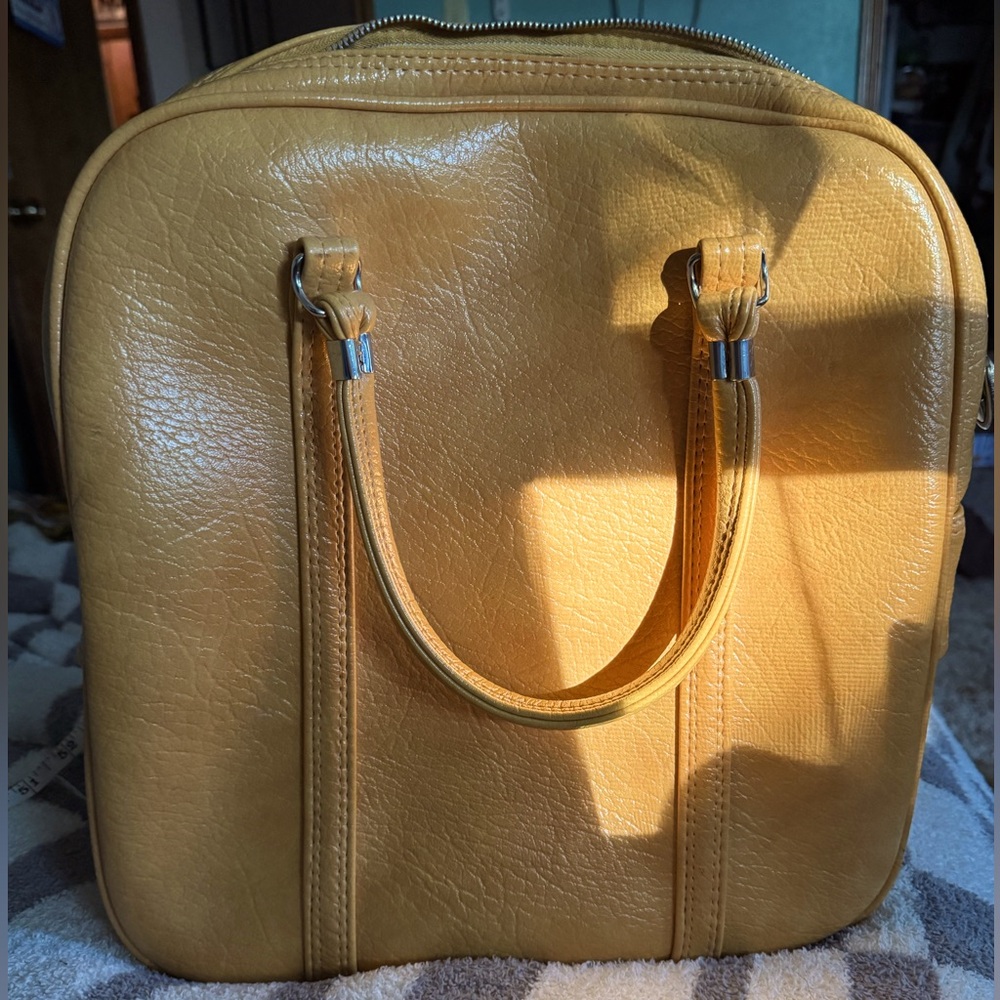 Authentic Vintage Amelia Earhart Leather Carry On Overnight Bag